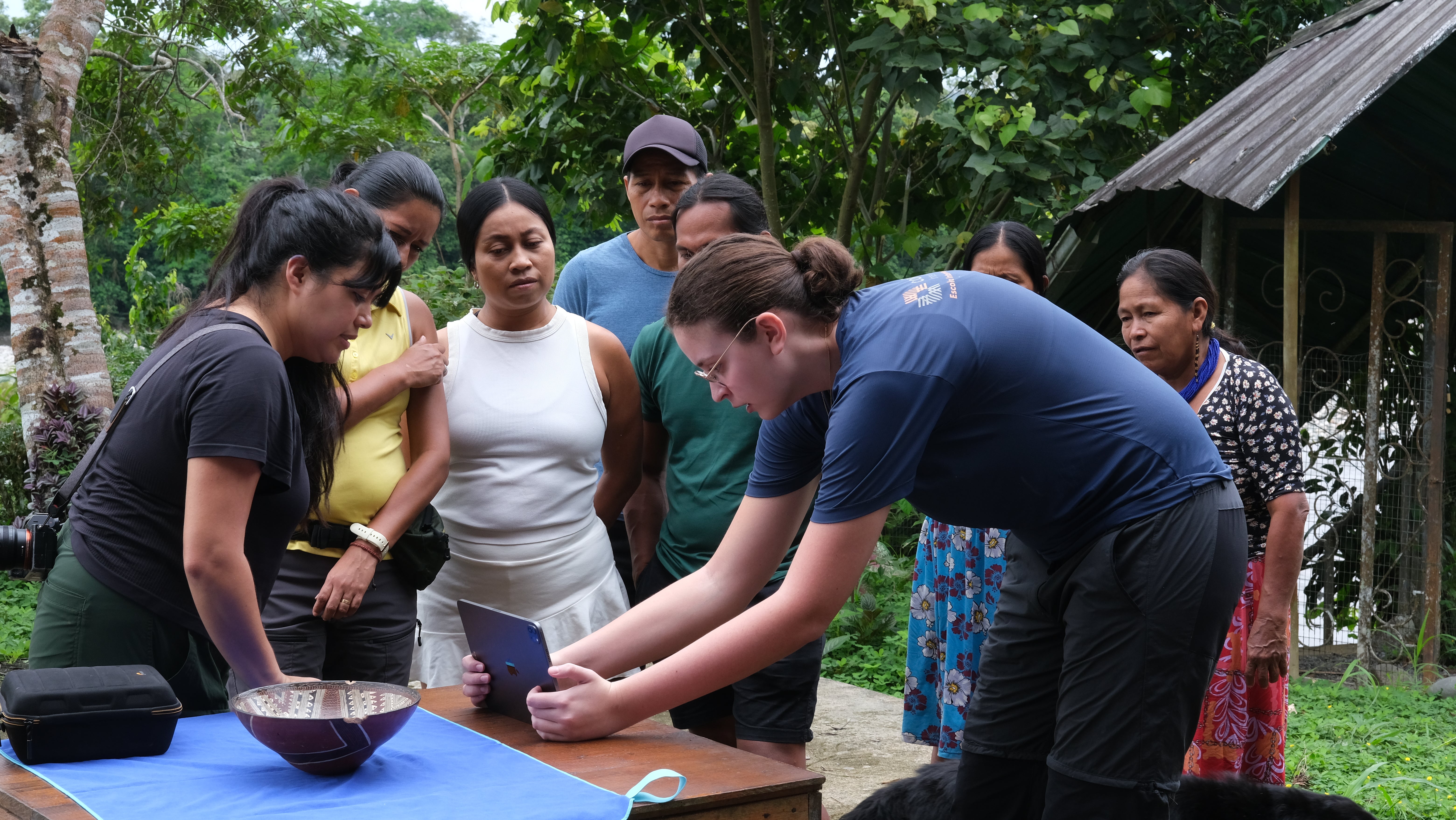 Helena Steffens is teaching Iyarina Field School staff how to do 3D scanning using photogrammetry 